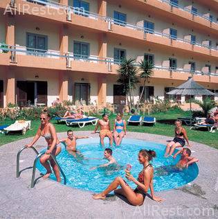 Belvedere Beach Hotel 9